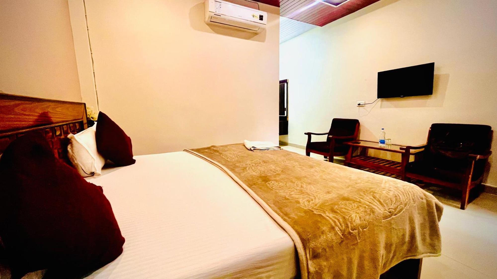 Hotel Jungle Palace Resort Umariā 외부 사진