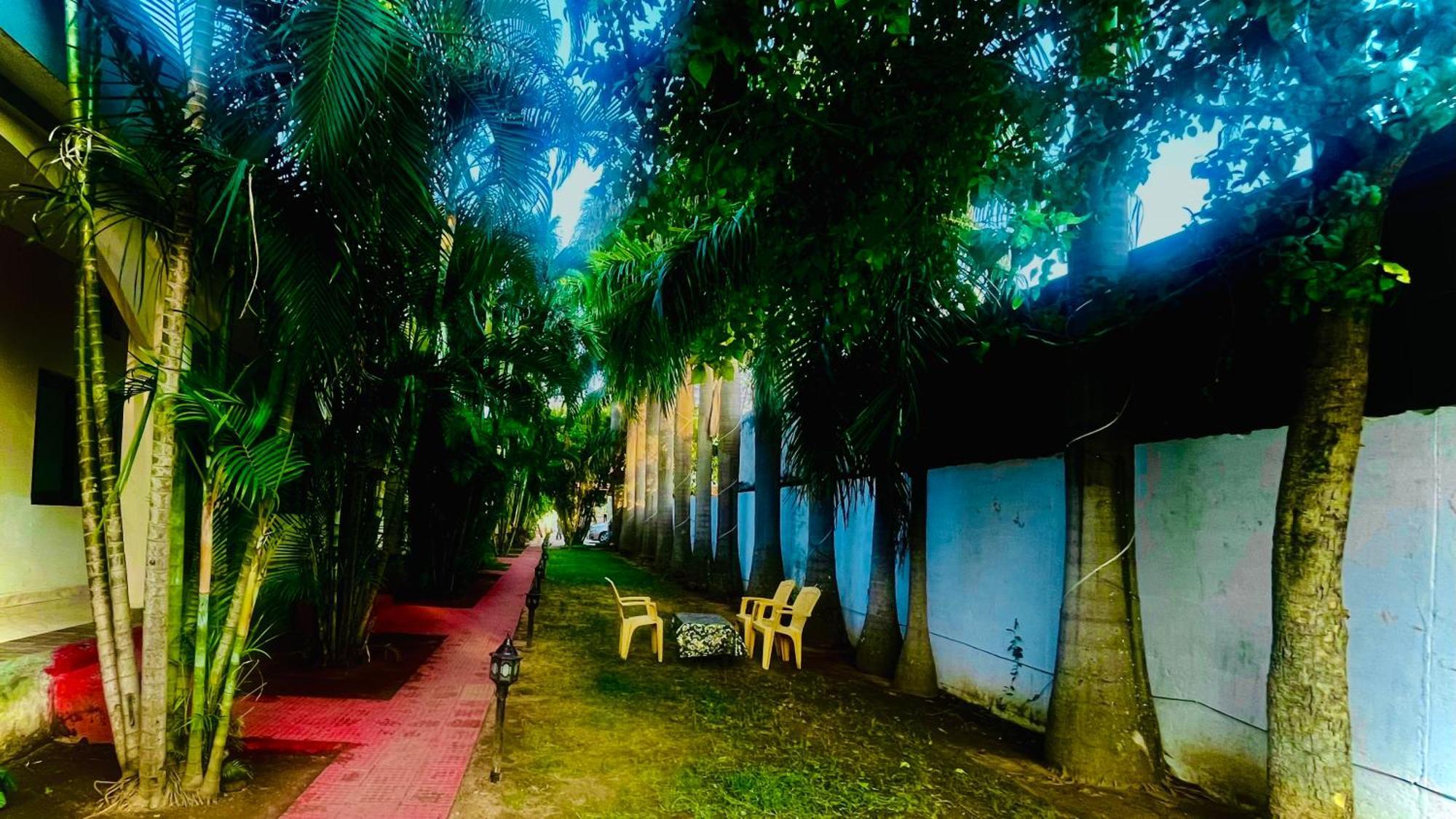 Hotel Jungle Palace Resort Umariā 외부 사진